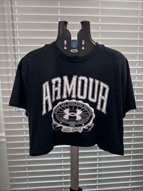 Under Armour Black and White Graphic Crop Tee